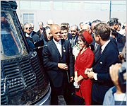 J.F.Kennedy a J.Glenn 23.2.1962 pi prohldce lodi